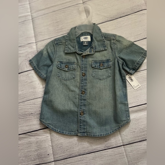 Old Navy Toddler Boy brand NEW Blue Denim Shirt with TAGS. - Picture 1 of 5